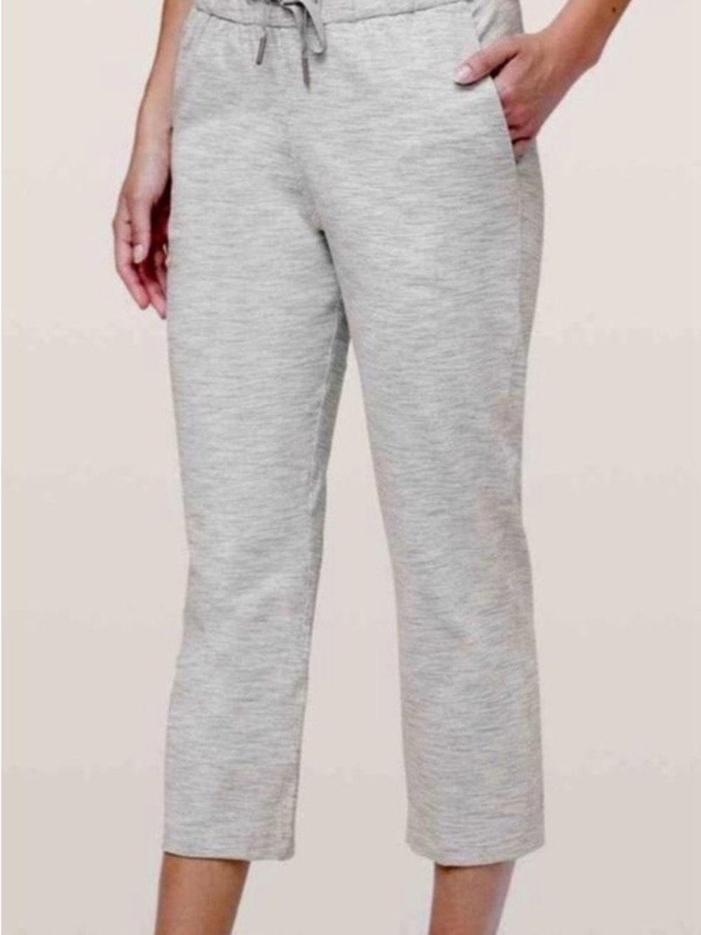 Lululemon “On the Fly” Light Heather Gray 23”